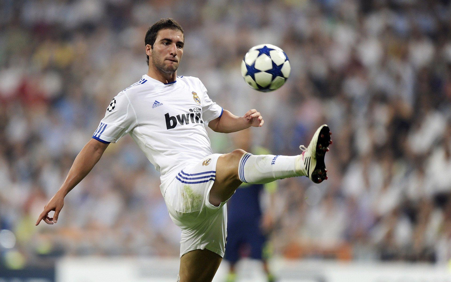 药厂CEO力挺阿隆索留任，稳定即双赢 未来或执教皇马的传闻引热议